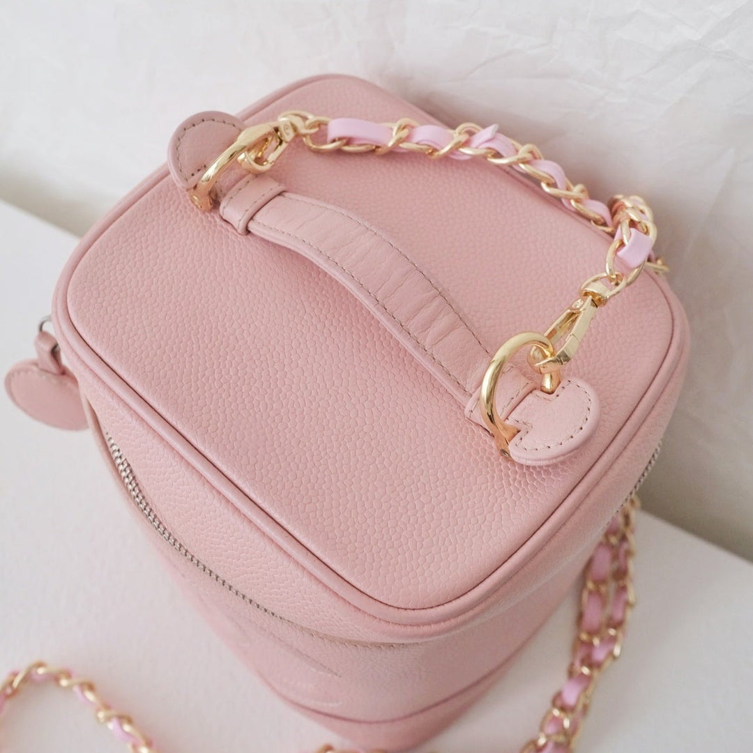 Chanel vintage coco caviar wash bag