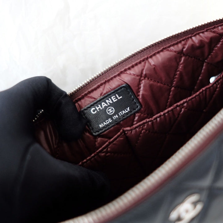 Chanel matelasse quilted clutch bag+chain