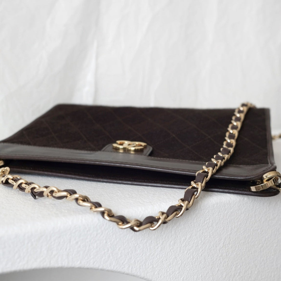 Chanel vintage brown pouch + chain