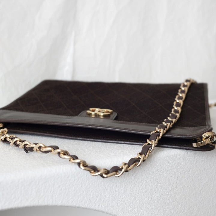 Chanel vintage brown pouch + chain