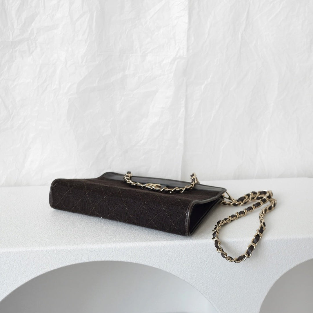 Chanel vintage brown pouch + chain