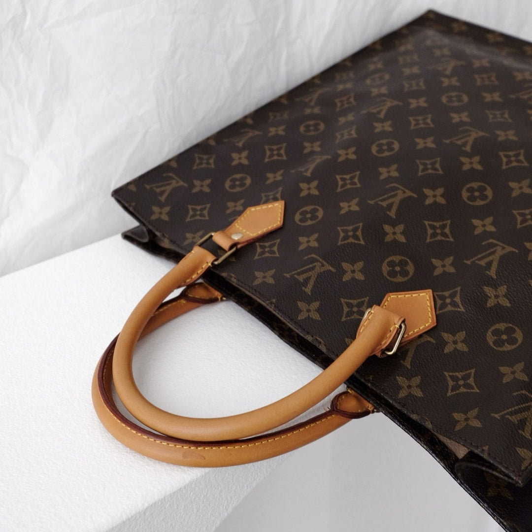 Louis Vuitton Monogram Petit Sac Plat