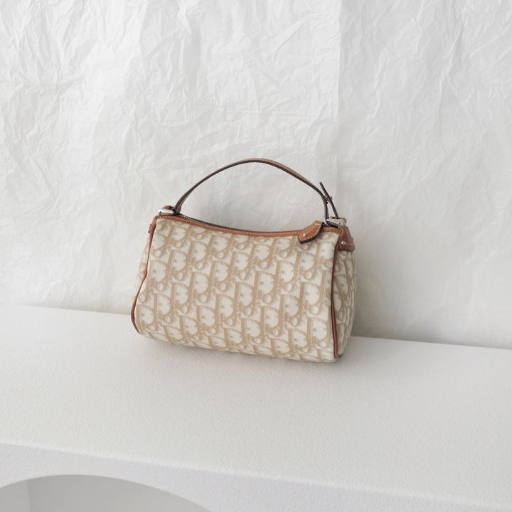 Dior vintage pouchette beige leather baguette