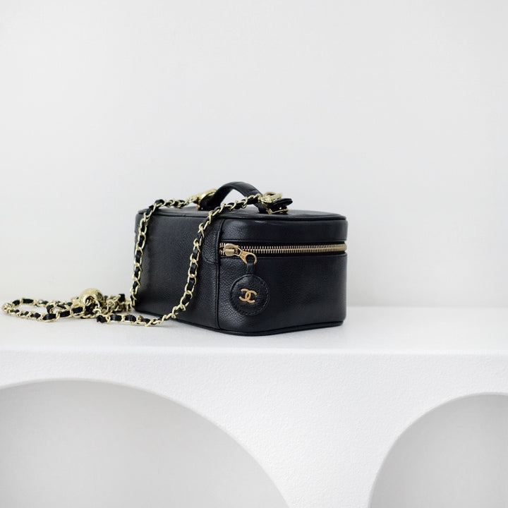 Chanel vintage coco cowhide wash bag