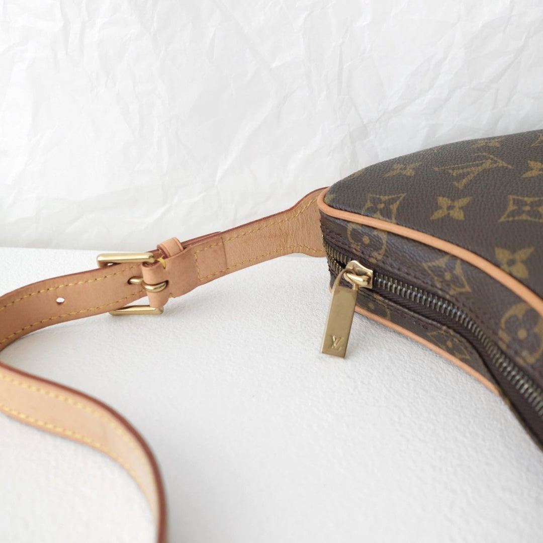Louis Vuitton vintage croissant pm