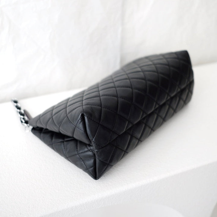 Chanel matelasse quilted clutch bag+chain