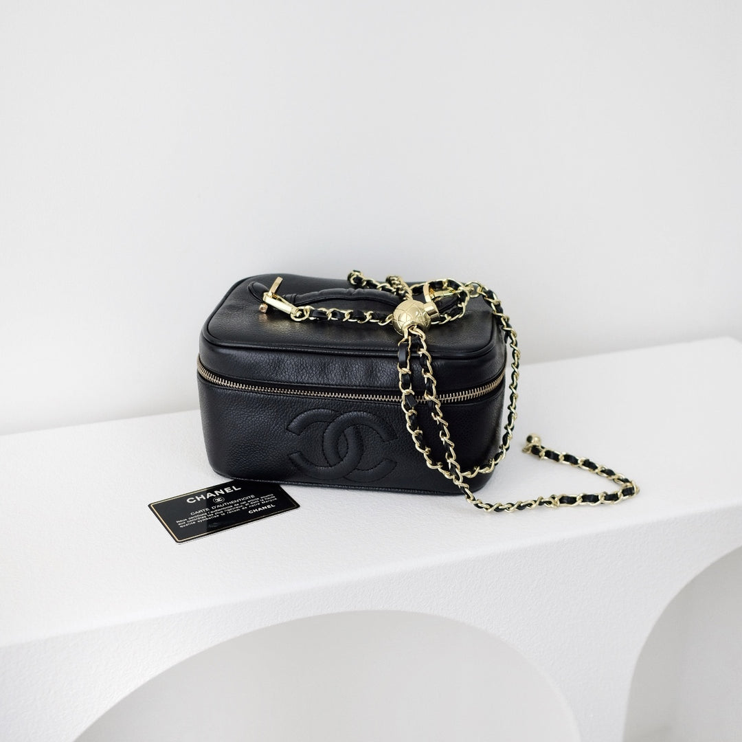 Chanel vintage coco cowhide wash bag