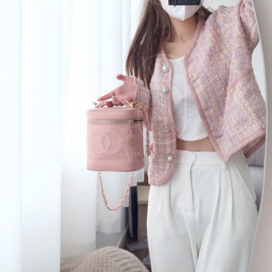 Chanel vintage coco caviar wash bag