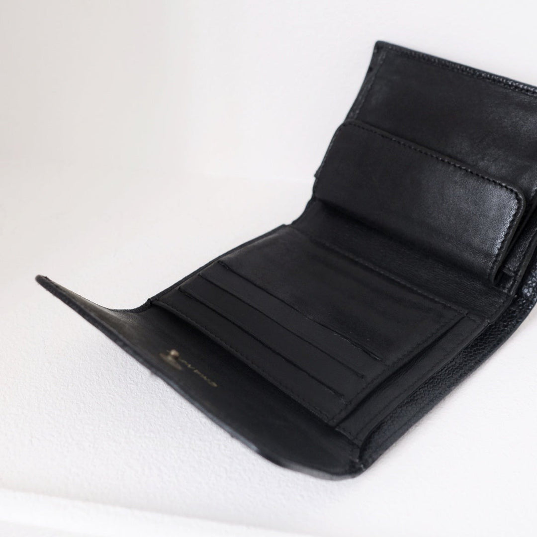 Chanel vintage caviar leather short wallet
