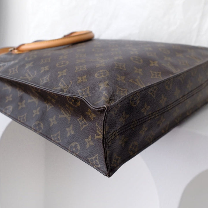Louis Vuitton Monogram Petit Sac Plat