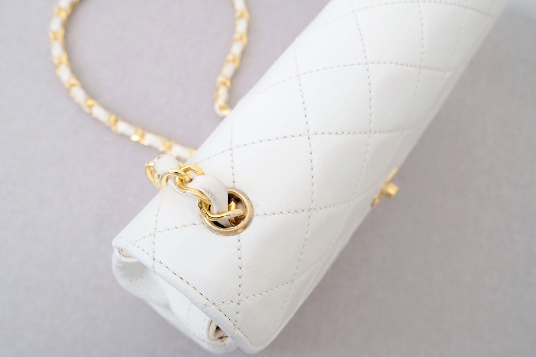 Chanel vintage triangle classic flap chain bag