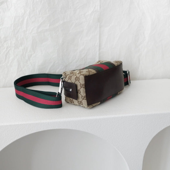 Gucci vintage GG clutch bag
