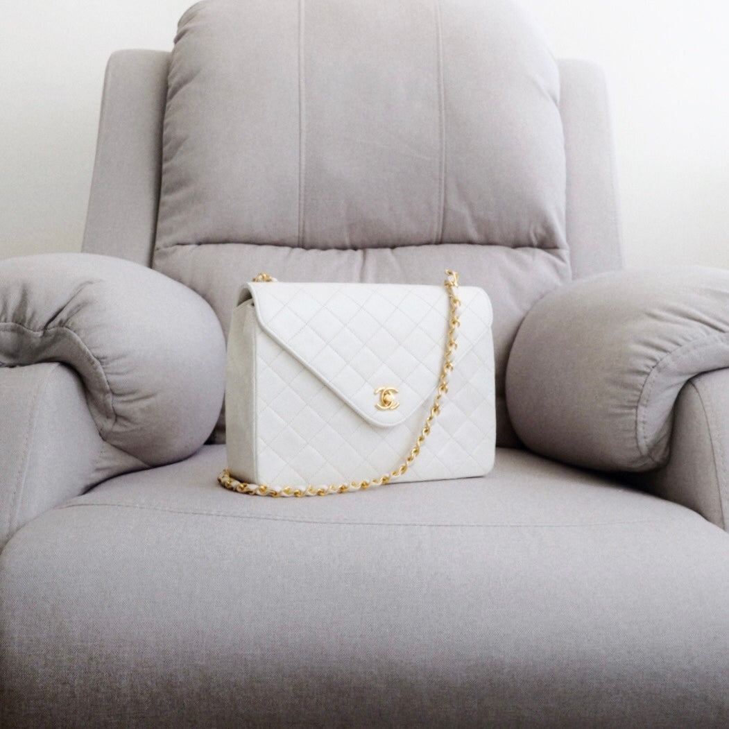 Chanel vintage triangle classic flap chain bag