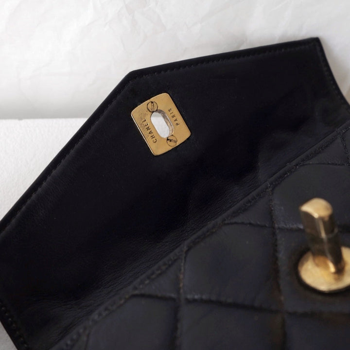 Chanel vintage quilted sheepskin CC belt bag+chain