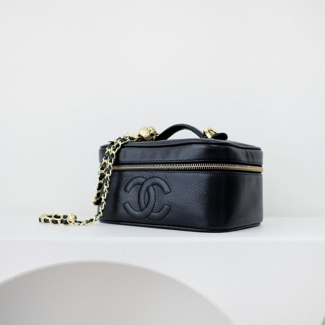Chanel vintage coco cowhide wash bag