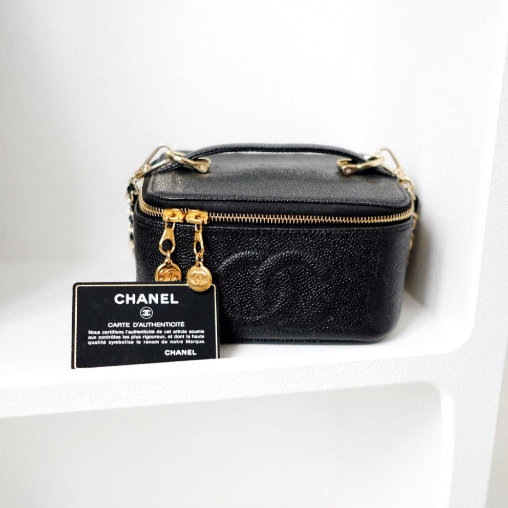 Chanel vintage coco cowhide mini wash bag – Moka Vintage HK