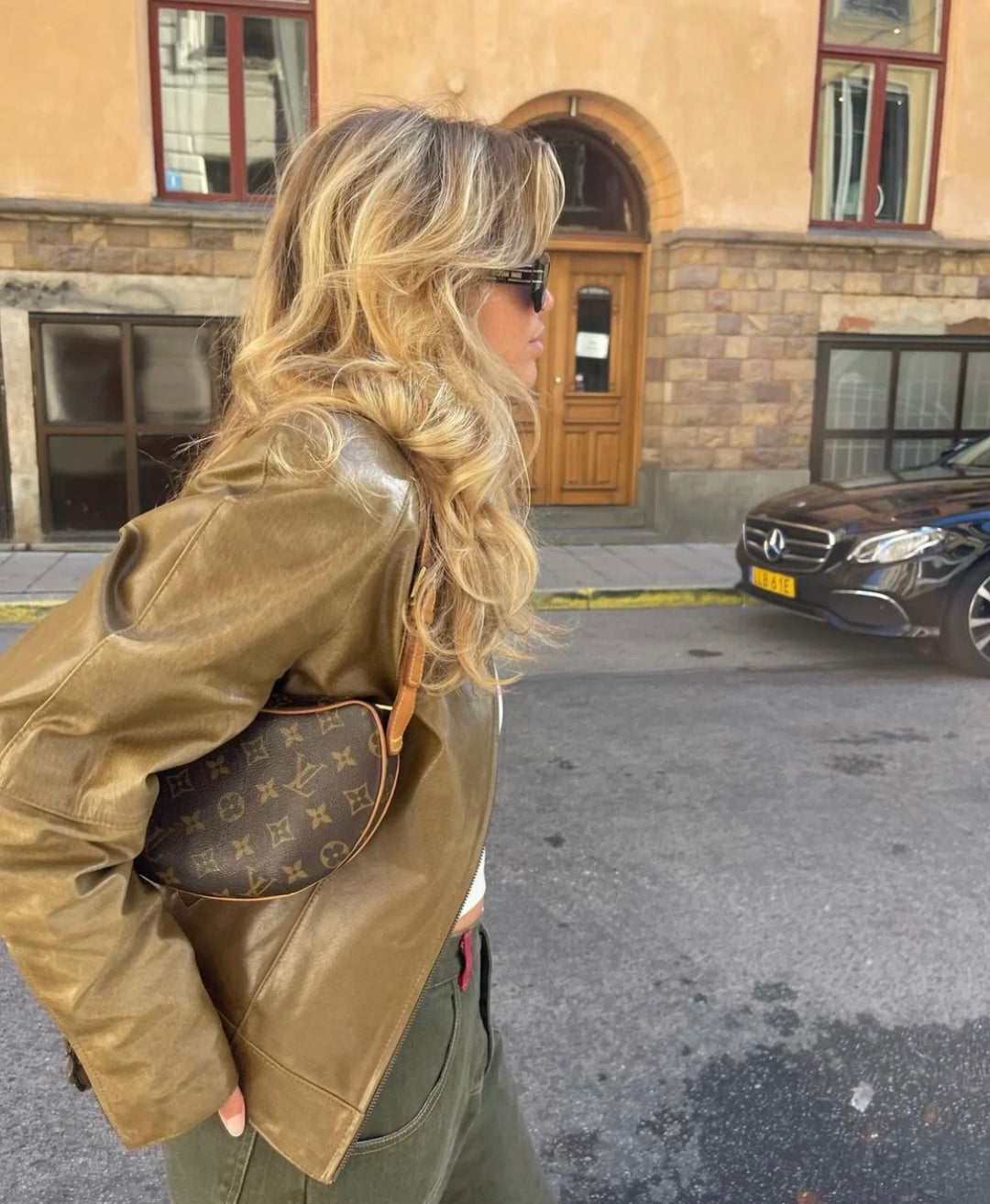 Louis Vuitton vintage croissant pm