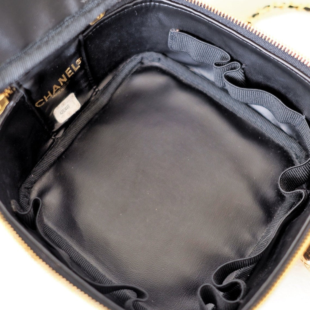 Chanel vintage coco cowhide mini wash bag