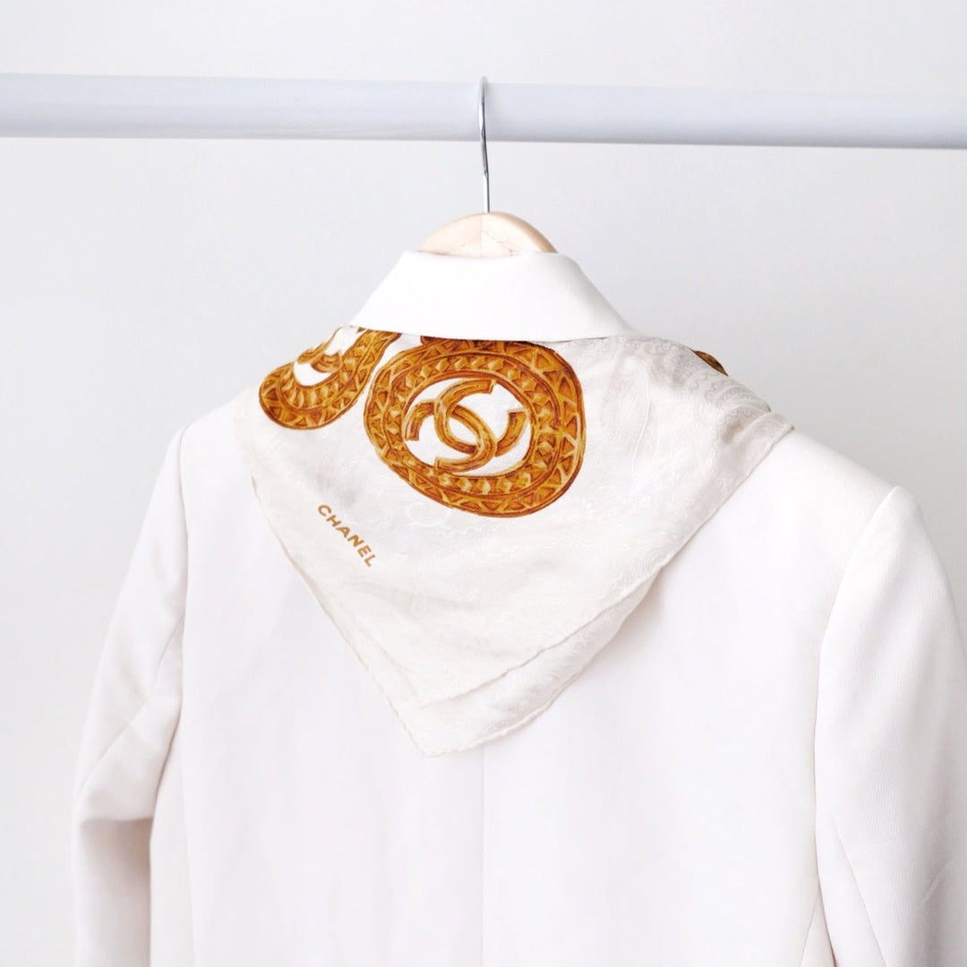 Chanel vintage silk scarf No.CHS211