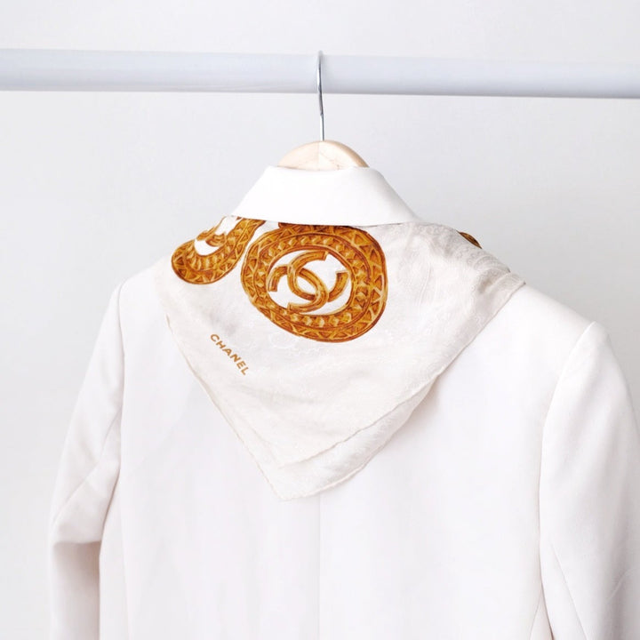Chanel vintage silk scarf No.CHS211