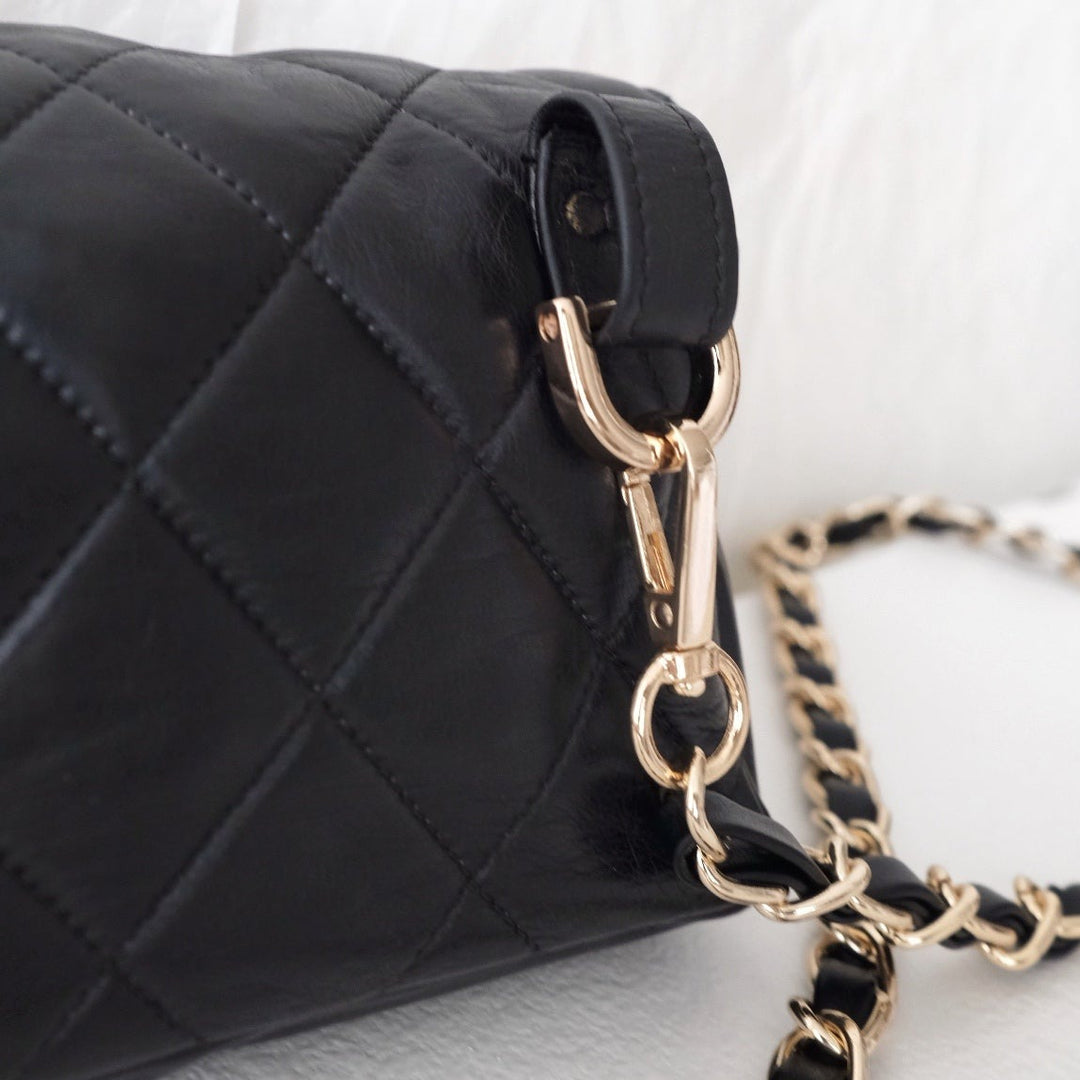 Chanel vintage quilted sheepskin CC belt bag+chain