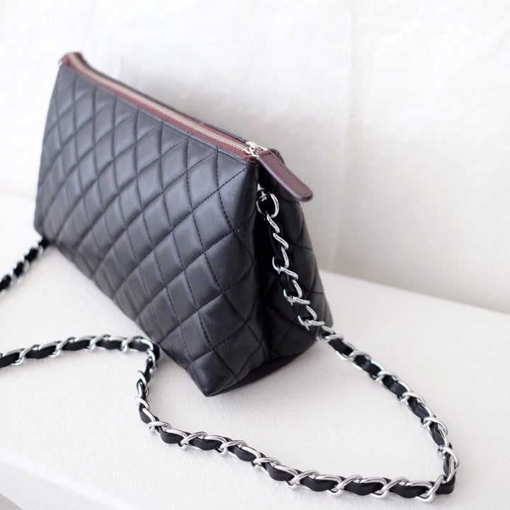 Chanel matelasse quilted clutch bag+chain