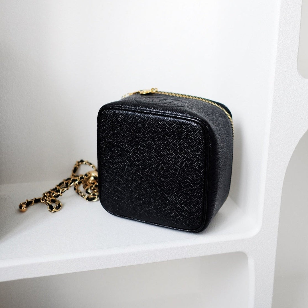 Chanel vintage coco cowhide mini wash bag