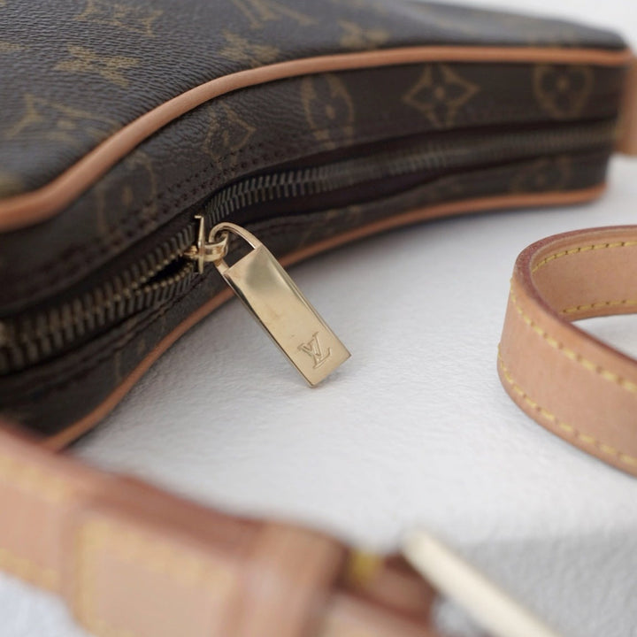 Louis Vuitton vintage croissant pm