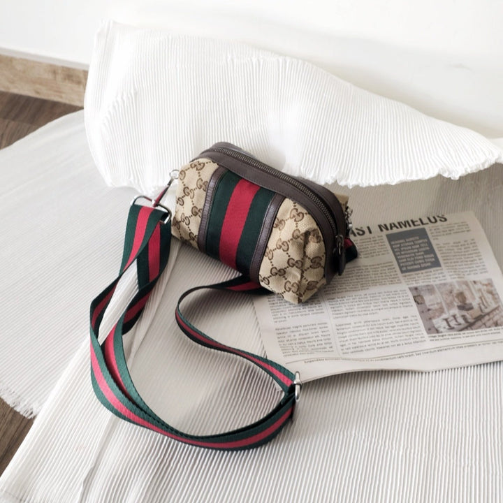 Gucci vintage GG clutch bag