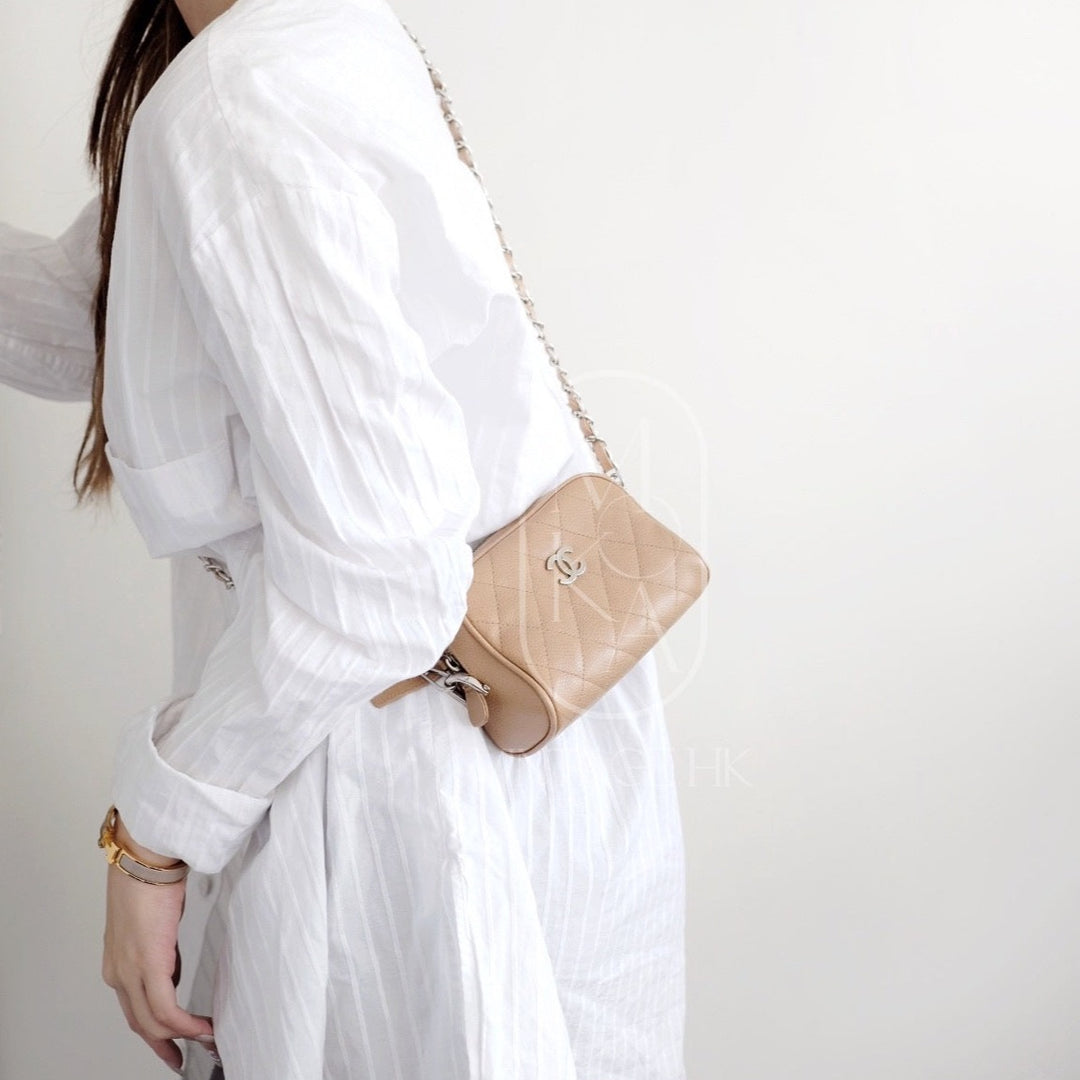 Chanel vintage beige quilted cowhide pouch +chain