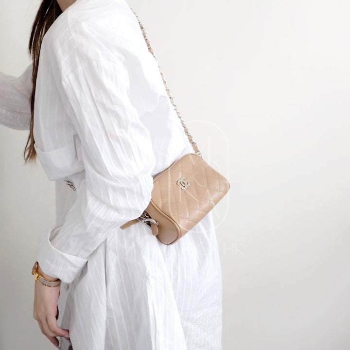 Chanel vintage beige quilted cowhide pouch +chain