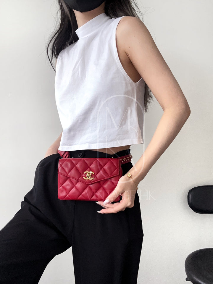 Chanel  vintage quilted sheepskin CC belt bag+chain