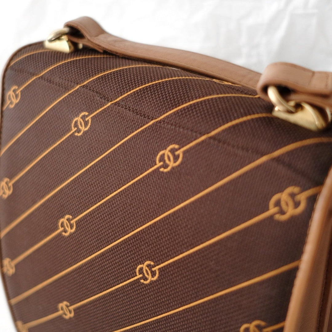 Gucci vintage canvas leather flap shoulder bag