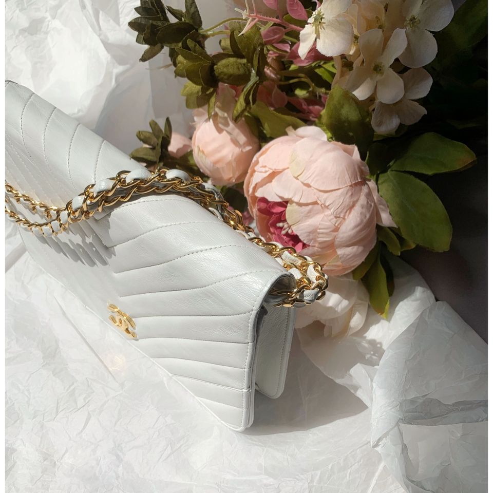 Chanel vintage V-Stitch Flap Bag