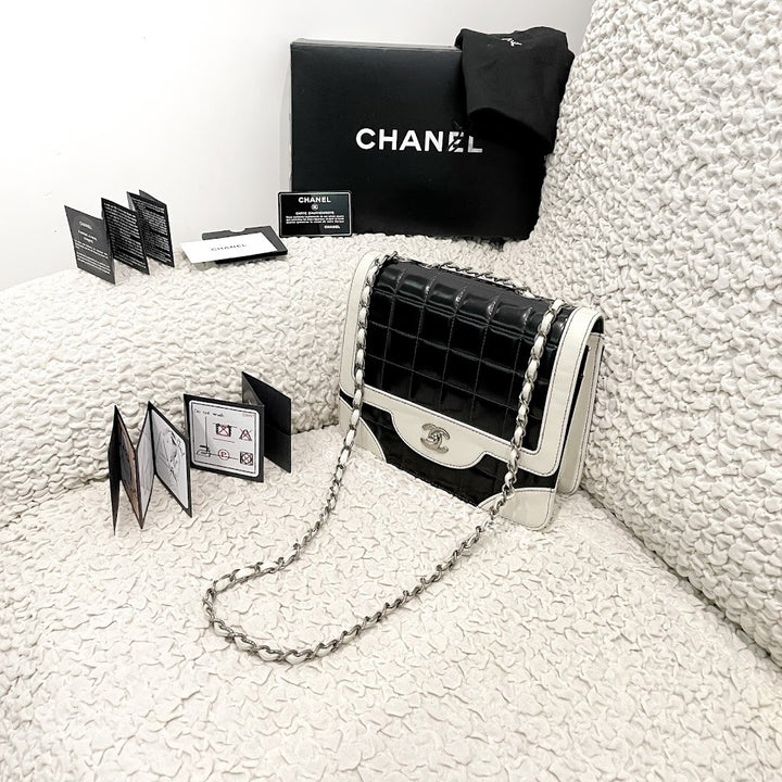 Chanel Patent Leather Splicing sheepskin Square Quilt Flap Bag
