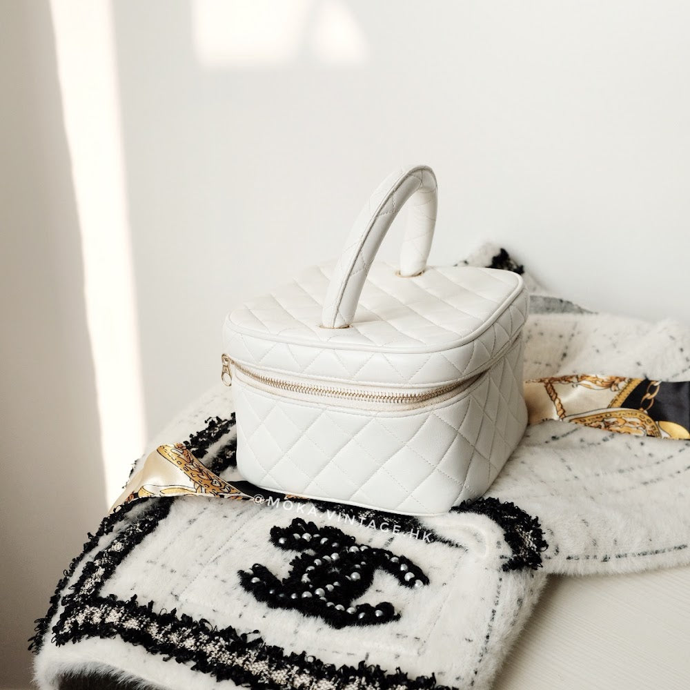 Chanel coco sheepskin wash handbag