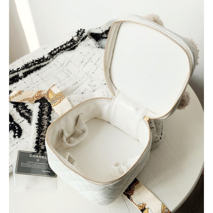 Chanel coco sheepskin wash handbag