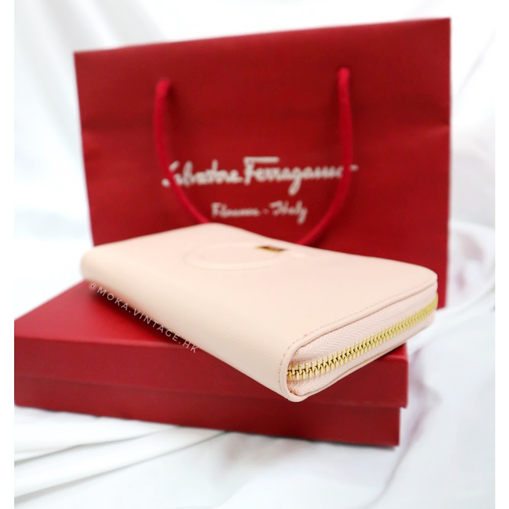 Ferragamo gancini pink leather zipped wallet