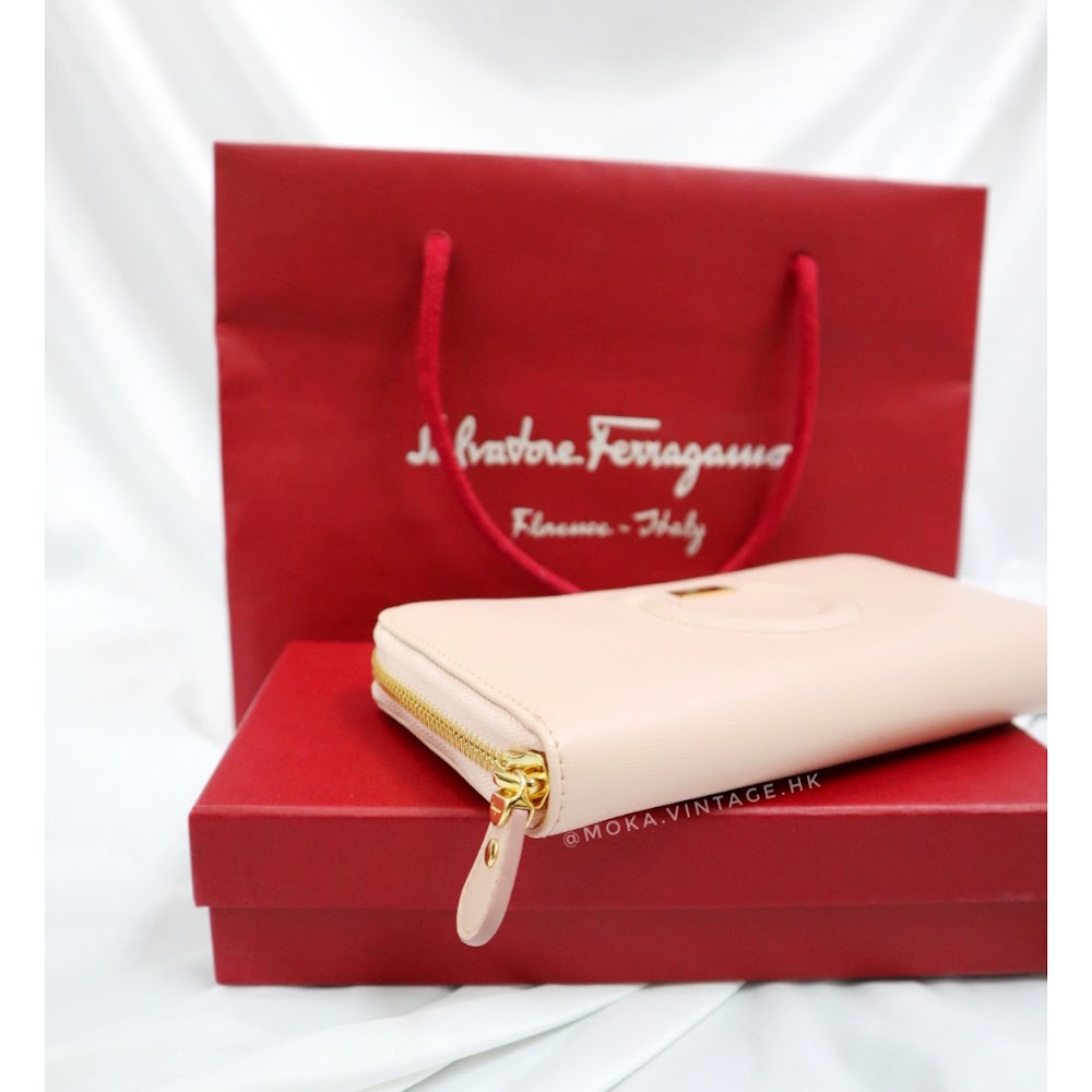 Ferragamo gancini pink leather zipped wallet