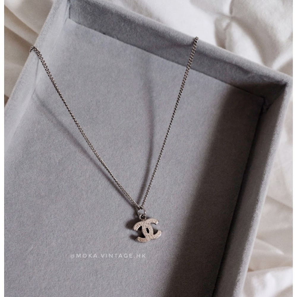 Chanel vintage necklace
