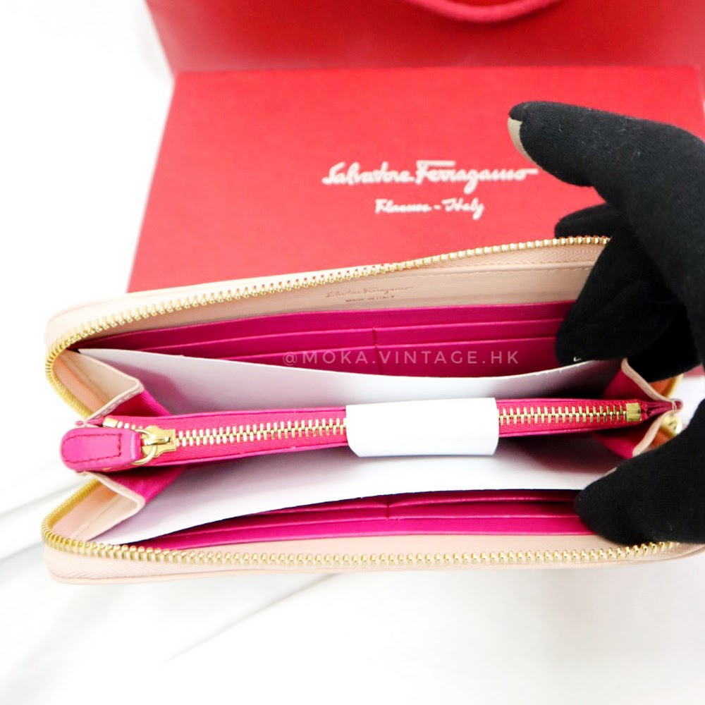 Ferragamo gancini pink leather zipped wallet