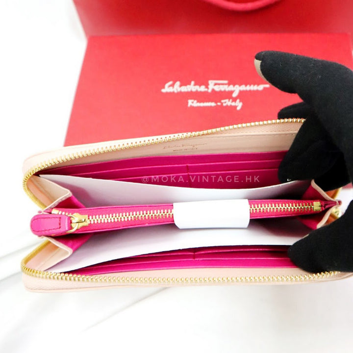 Ferragamo gancini pink leather zipped wallet