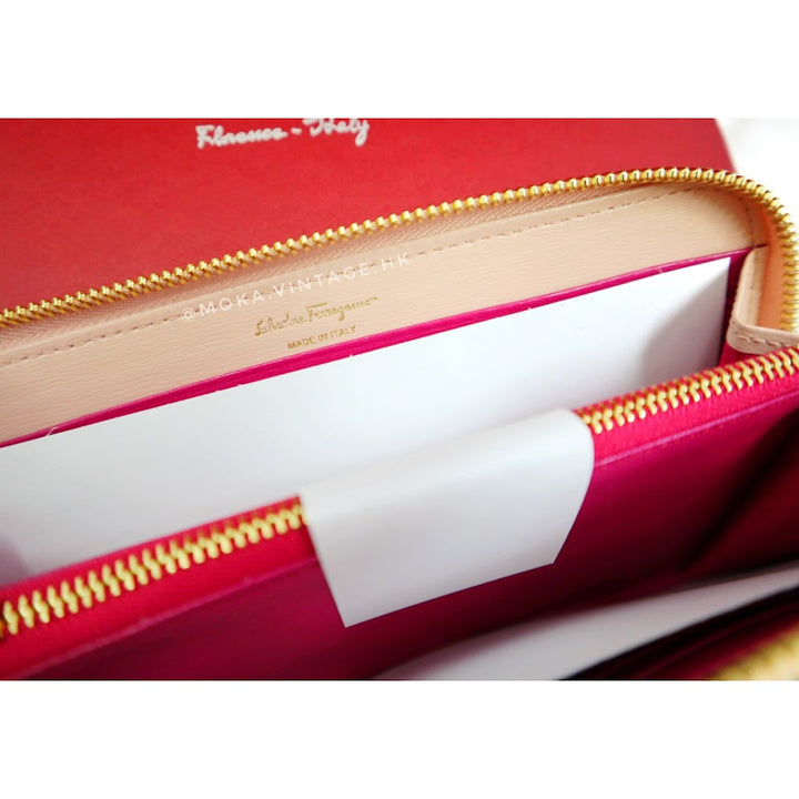 Ferragamo gancini pink leather zipped wallet