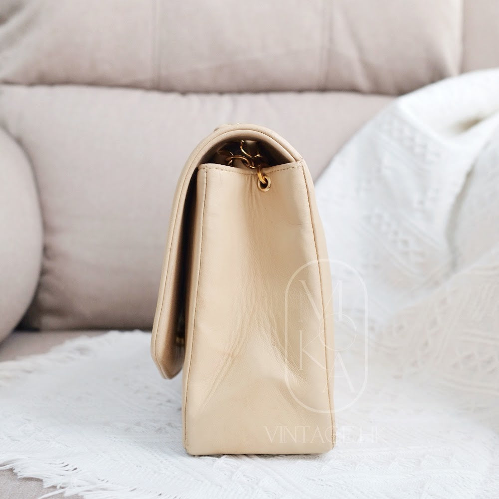 Chanel vintage beige lambskin diana bag 25cm