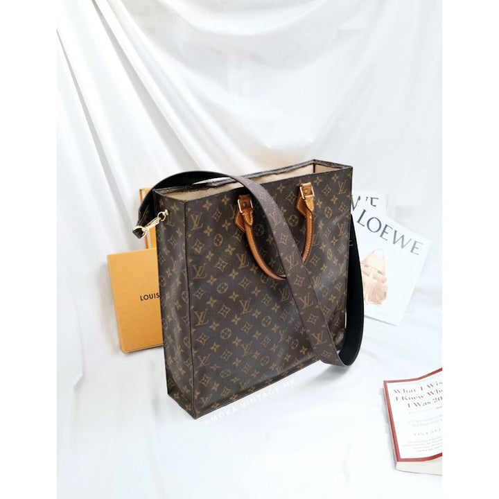 Louis Vuitton Monogram Petit Sac Plat No.1